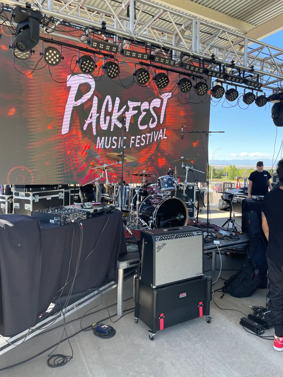 C & L Backline equipment and stage setup, photo 7
