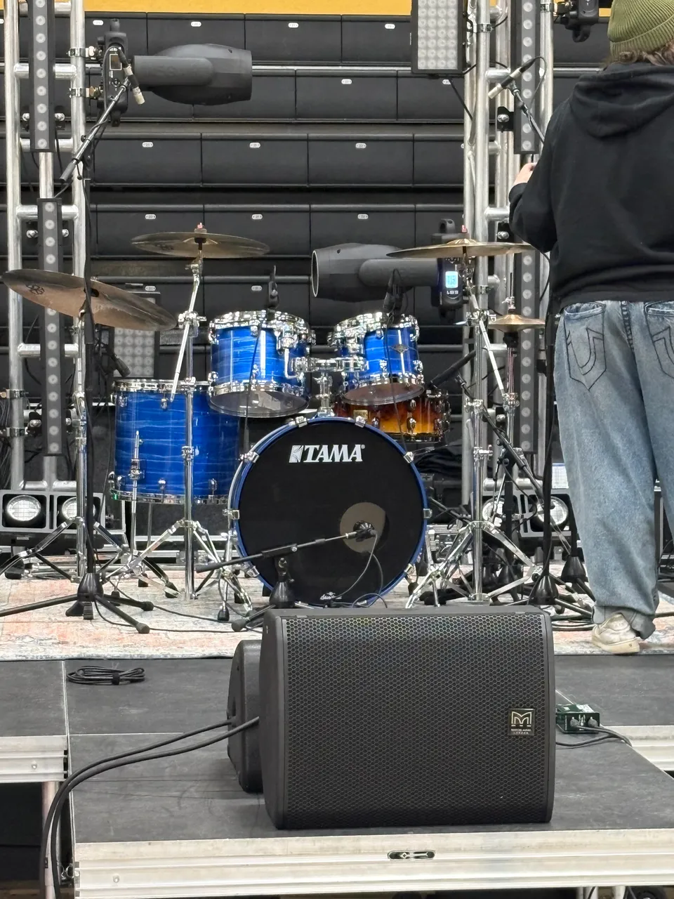 C & L Backline equipment and stage setup, photo 22